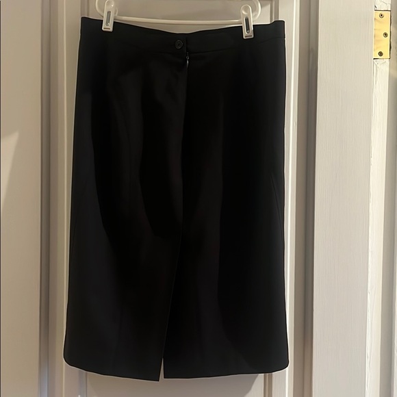 Classic black pencil skirt - Picture 3 of 4
